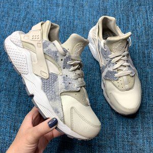 Nike Air Huarache Run Premium Sneakers Cream Gray Snake Print